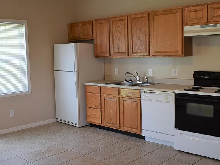 5255 Emalene Rd — Photo 3