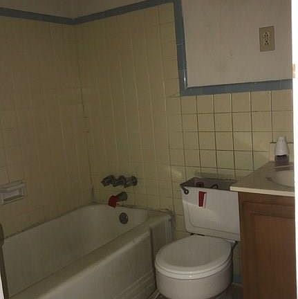 5th image of 909 E Bragg St