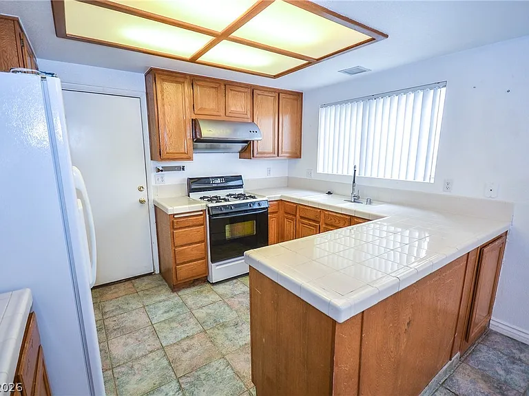 6762 Shelter Ln — Photo 8