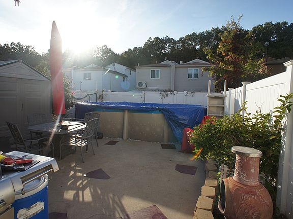 3rd image of 20 Mulberry Ave