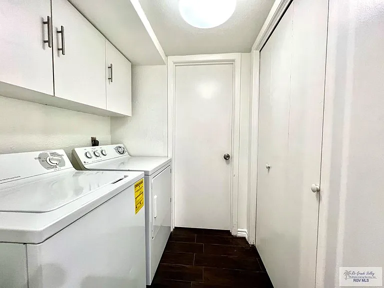 3908 Las Palmas Cir — Photo 15
