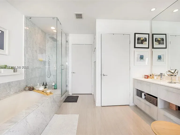 480 NE 31st St #1602 — Photo 10