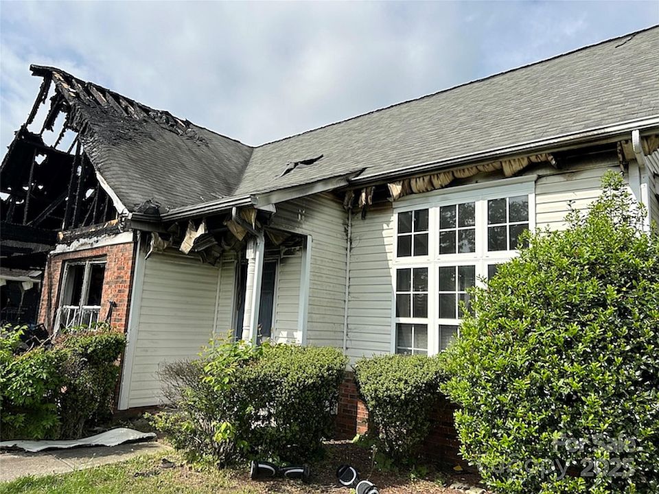 2nd image of 3205 Creek Trail Rd