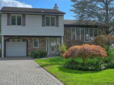 2 Mount Logan Court, Farmingville, NY, 11738
