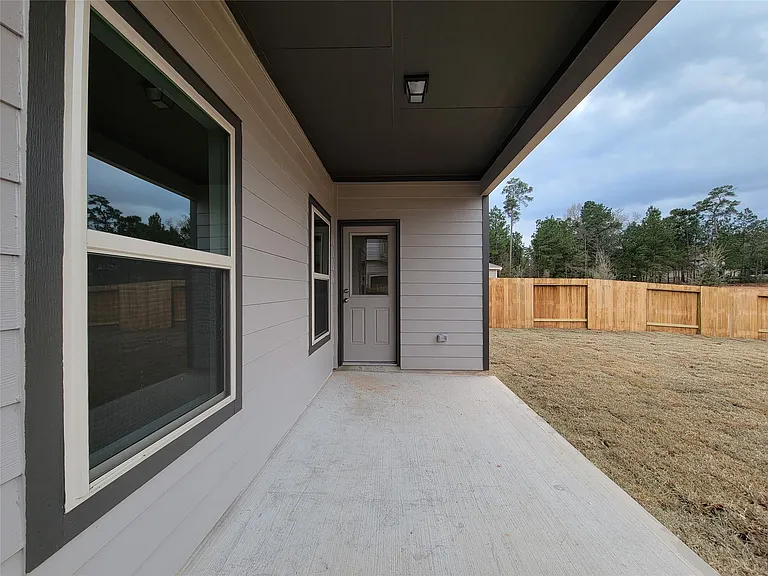 942 Amesbury Ct — Photo 33