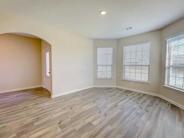 1717 Cotton Blossom Ln — Photo 4