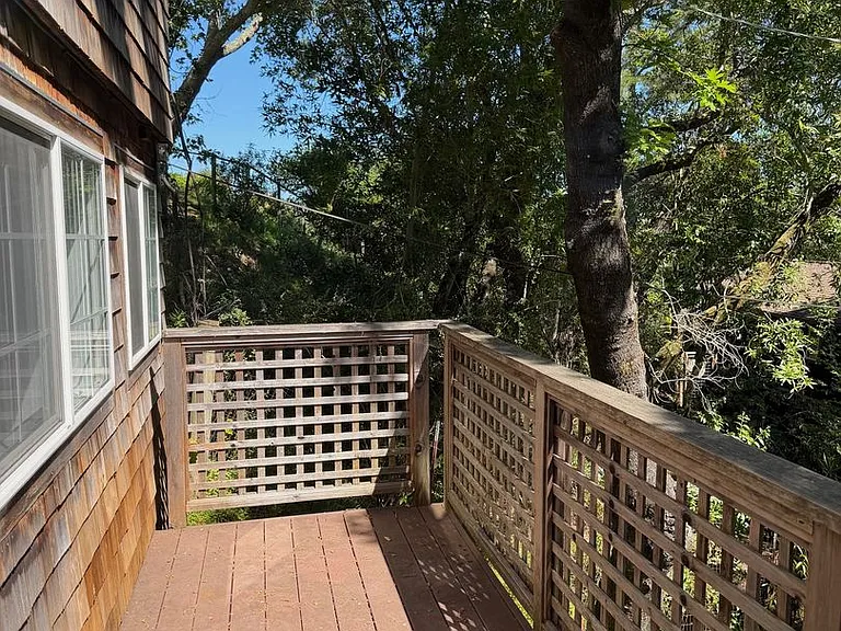195 Melville Ave — Photo 8