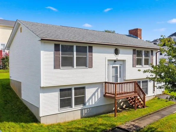 32 Danis St, Fall River, MA 02720
