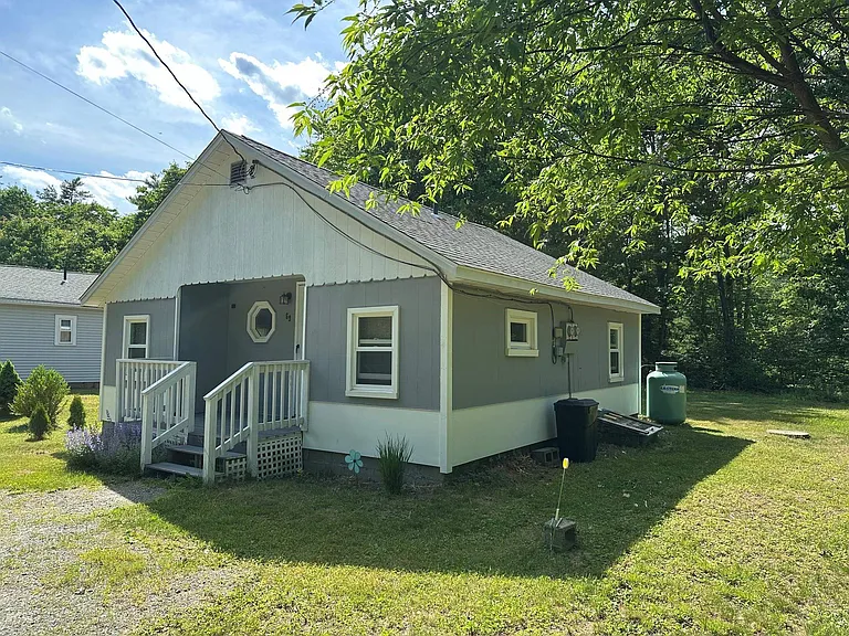 69 County Rd — Photo 2