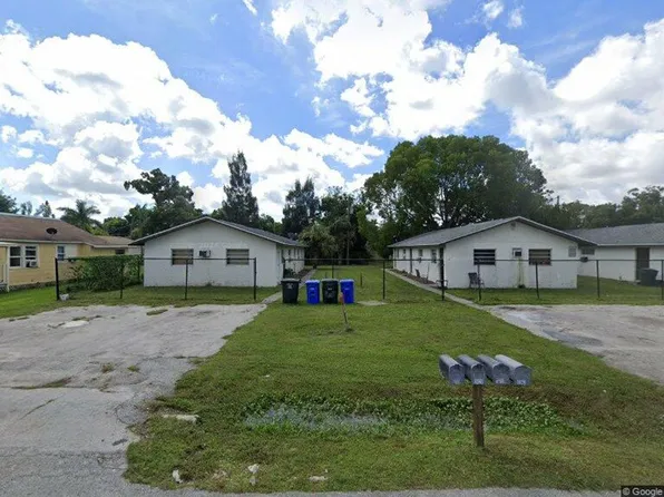 3920 Lora St, Fort Myers, FL 33916