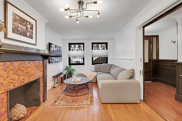 Rented by Compass | media 7