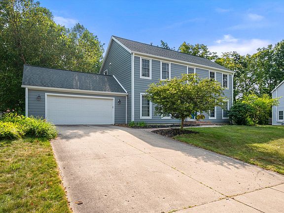 2nd image of 3572 Whispering Oaks Dr