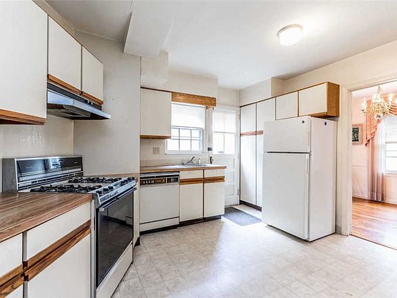 5th image of 178 Devonshire Dr