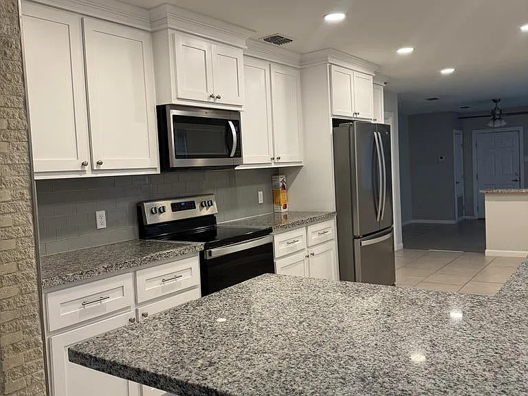 155 Robins Ln — Photo 12