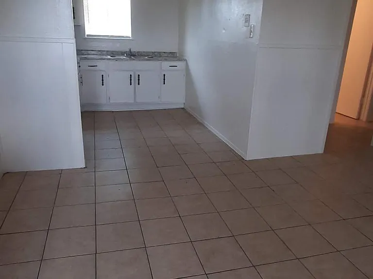 living room/ kitchen