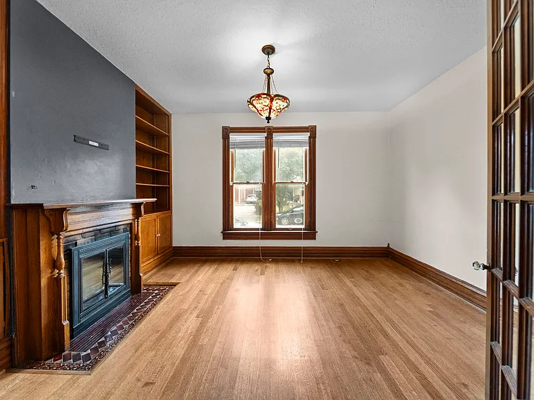 335 W 2nd Ave — Photo 10