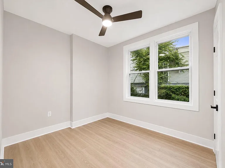231 E Phil Ellena St — Photo 13
