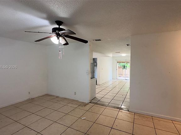2nd image of 4754 Chariot Cir