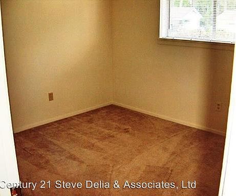 4th image of 606 Elm St