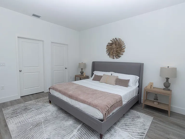 1121 Deauville St E — Photo 35