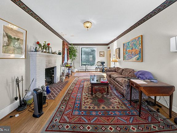 4th image of 7966 W Beach Dr NW