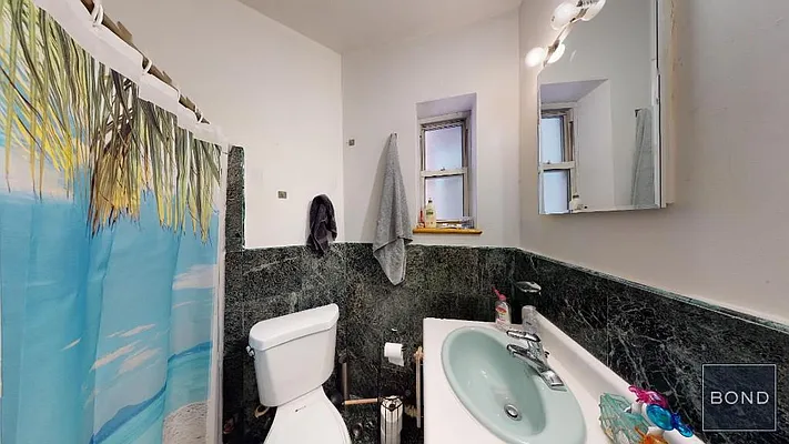 Rented by Bond New York | media 28