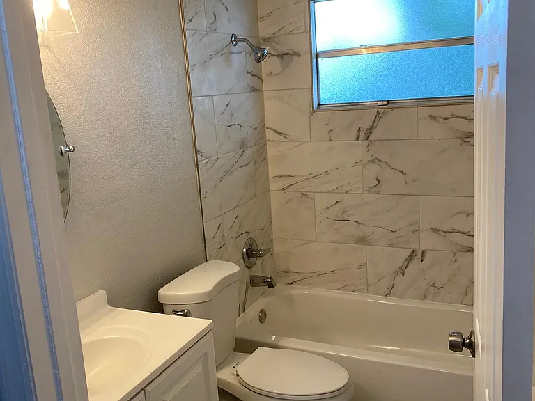 4250 Las Vegas Dr — Photo 1