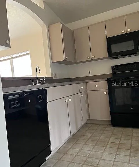 8434 Quarter Horse Dr — Photo 12