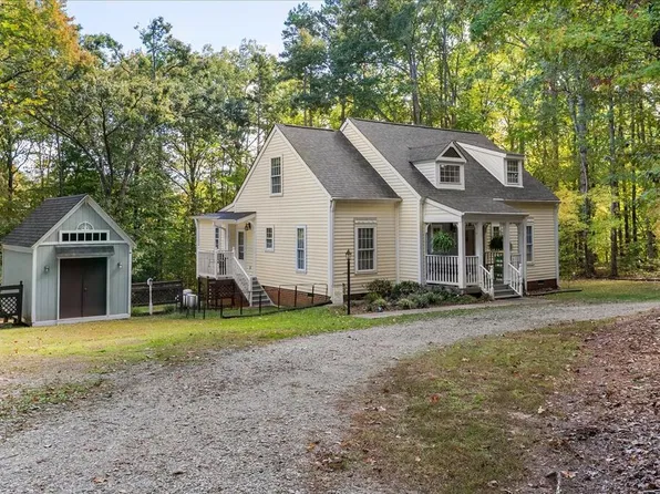 1055 Carters Ln, Halifax, VA 24558