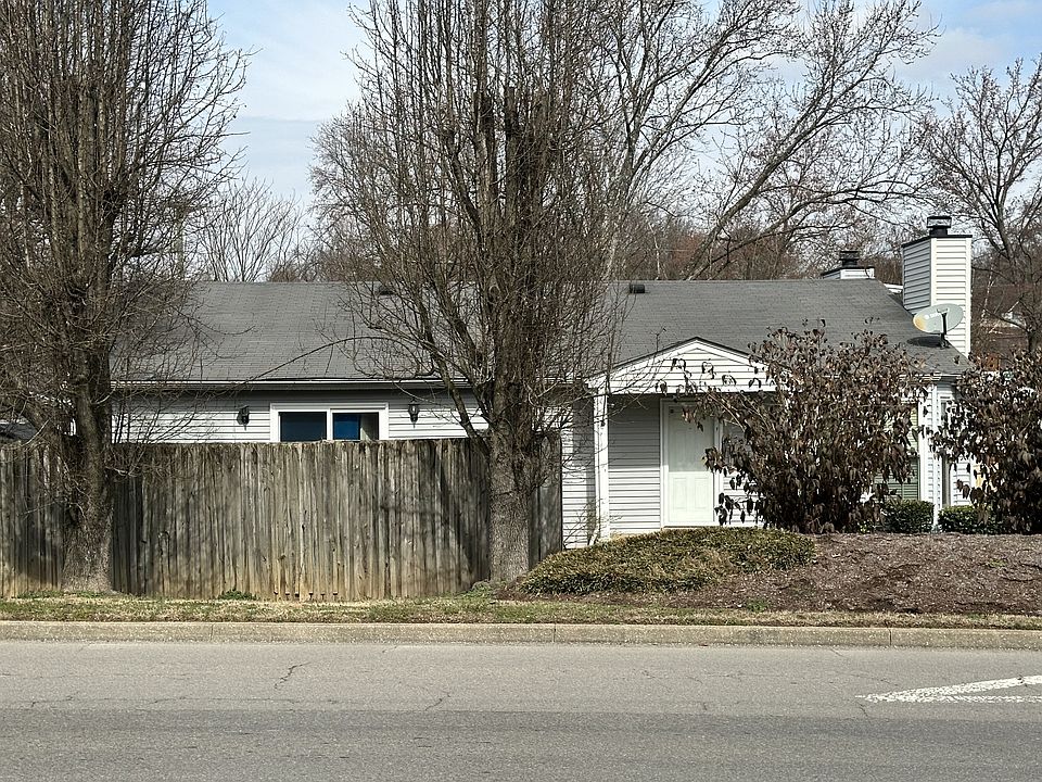 1st image of 901 Patio Dr