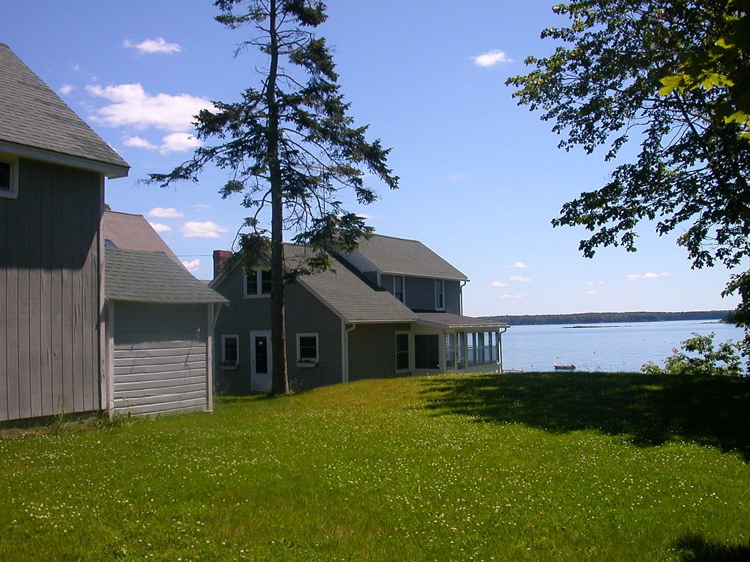 102 Maquoit Dr, Freeport, ME 04032 | Zillow