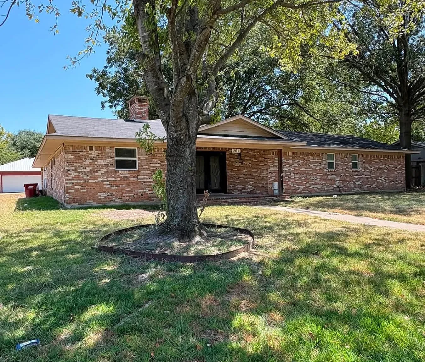 4 bed, 2892 sqft, $1,800 — Photo 1
