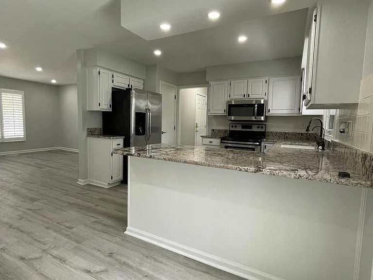 4719 Brookshire Pkwy — Photo 20