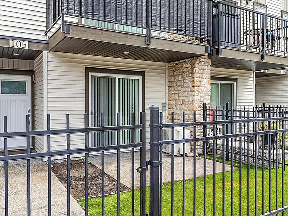 3rd image of 2821 Jacklin Rd #105
