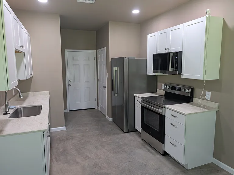 402 Marcia Ave — Photo 3