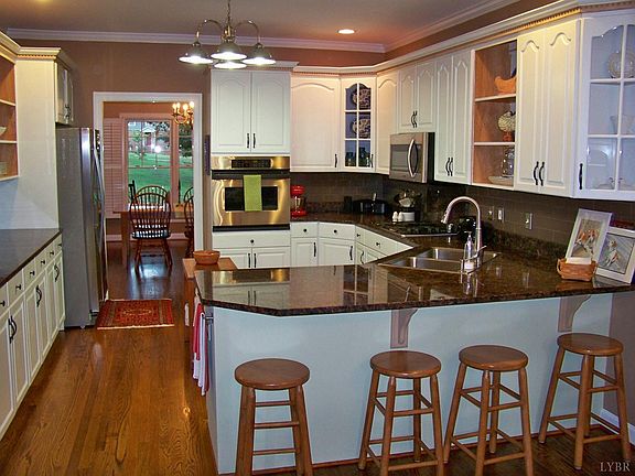 5th image of 1137 Lakepointe Dr