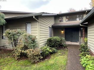 1215 NW Driftwood Pl, McMinnville, OR