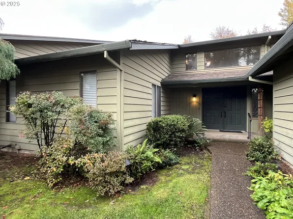 1215 NW Driftwood Pl, McMinnville, OR 97128