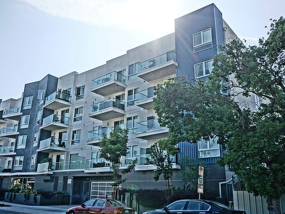 2nd image of 105 S. Mariposa #407