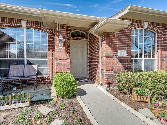 2nd image of 912 Birkshire Dr