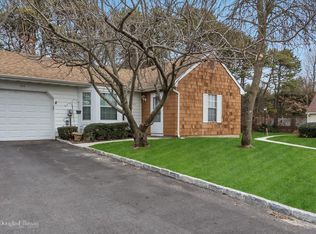 192 Revere Dr, Sayville, NY 11782