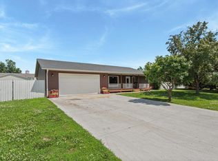 540 Western Ave N, Watkins, MN 55389