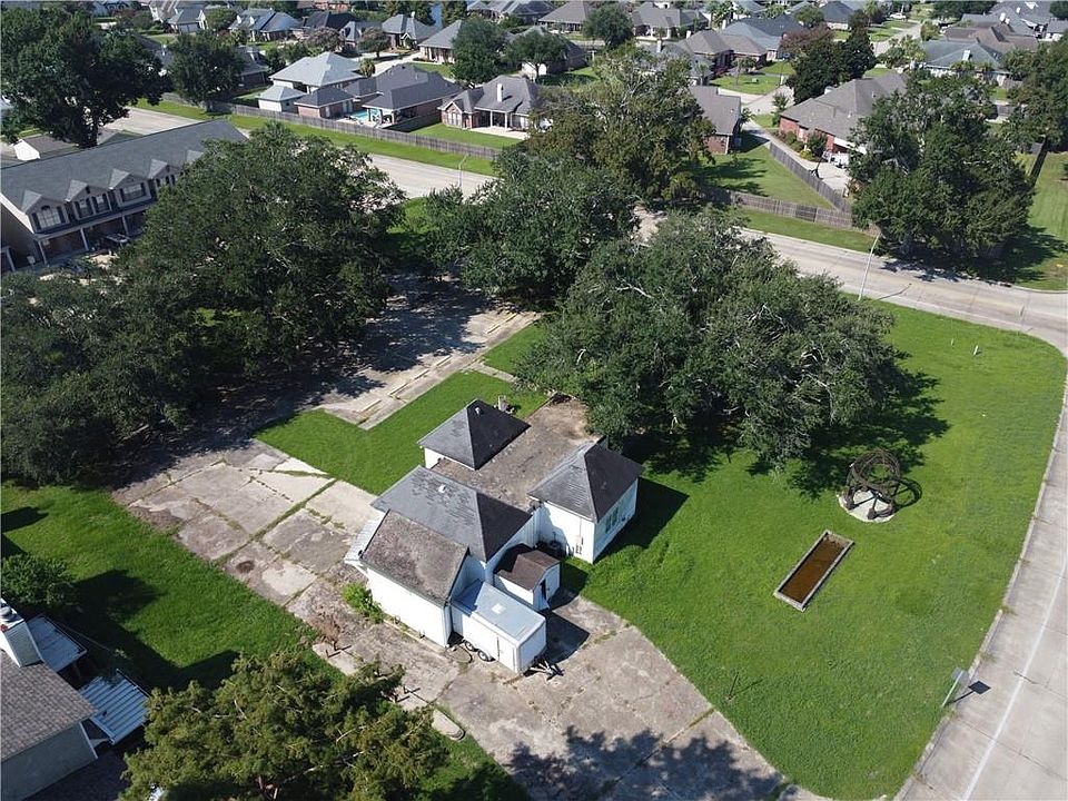 1st image of 1956 Carrollwood Dr