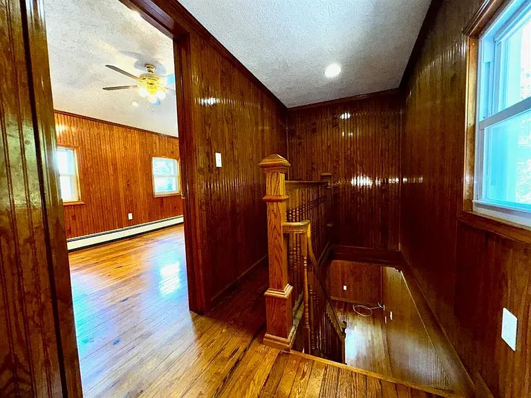 8 Lake Ave — Photo 27