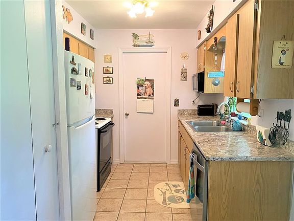 5th image of 396 NW 269th Ter