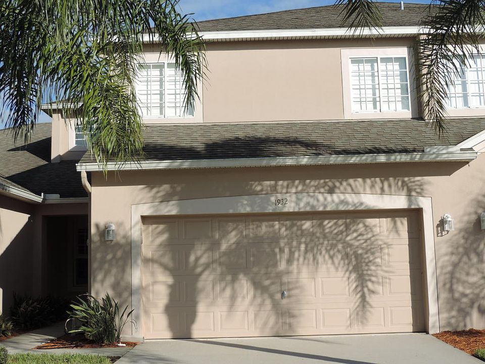 2 Story Town home Ground floor Master