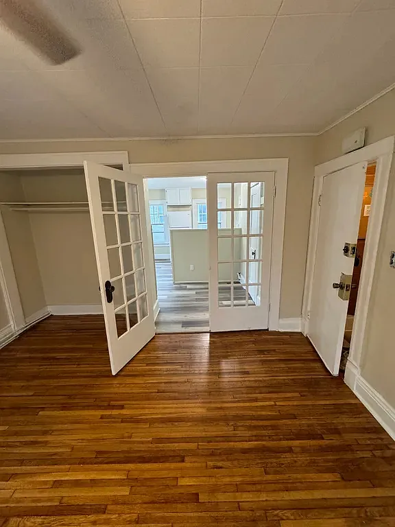 Studio, 550 sqft, $1,050 — Photo 3
