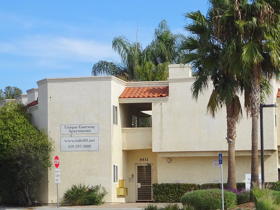 5411 Linda Vista Rd #4