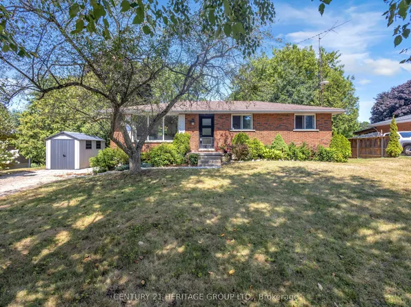 30 Ridgeway Ave, Norfolk County, ON N3Y 4J9