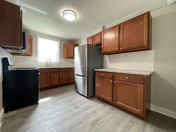 4th image of 511 Pfeiffer St APT B